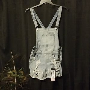 NWT Almost Famous Short Overalls Size 11 Juniors